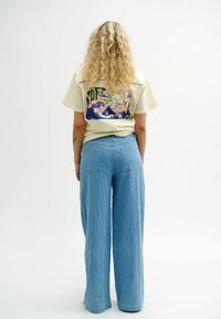 Résumé Traperice ravnih nogavica - medium denim