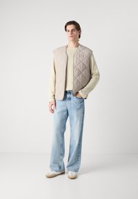Thumbnail Image 6