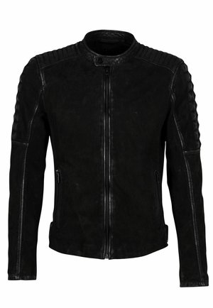 Giacca in pelle nera con zip frontale, dettagli trapuntati sulle spalle e due tasche laterali. Texture liscia con design aderente.