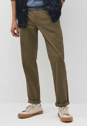 REGULAR FIT STRAIGHT LEG STRETCH - Hlače chino - mushroom brown