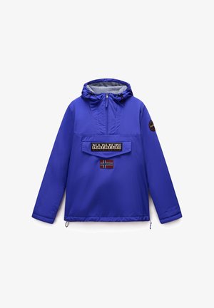 Blauer Nylon-Anorak mit Kapuze, elastischen Bündchen und verstellbarem Saum. Verfügt über eine auffällige Fronttasche mit Logo und norwegischem Flaggenpatch.
