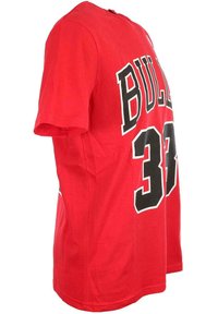 Mitchell & Ness SCOTTIE PIPPEN #33 CHICAGO BULLS RED NBA NAME AND NUMBER  - Camiseta estampada - rot