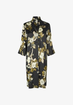 Satin bloemenrobe met een donkere achtergrond, featuring witte en olijfgroene bloemen, een kraag en driekwartmouwen met een lichte flare.