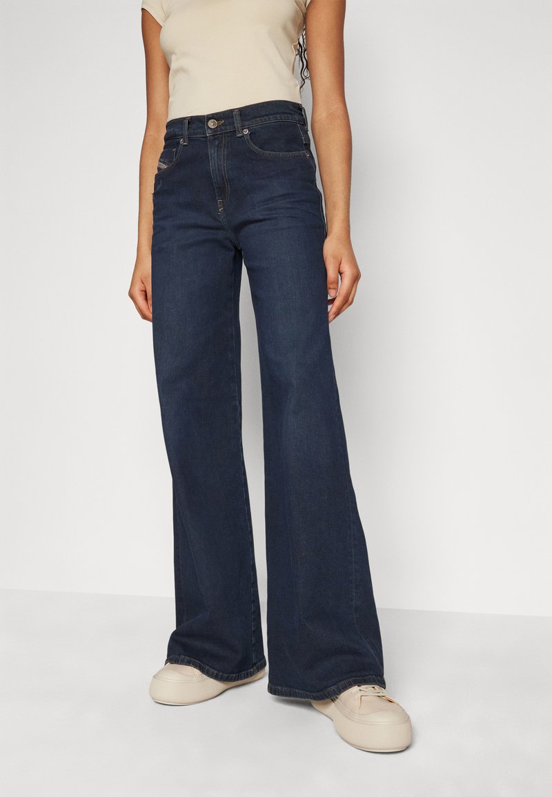 Diesel 1978 D-AKEMI - Jeans Bootcut - 808N/dark-blue denim 