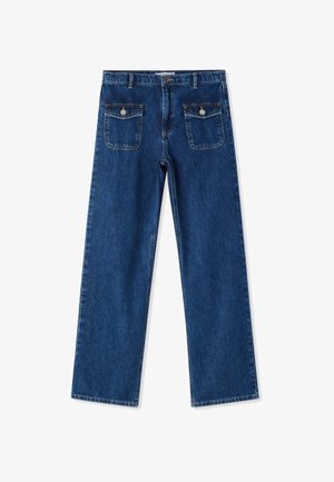 Jeans in denim di colore blu a gamba dritta con vita alta, tasche anteriori con pattina e bottoni, passanti per cintura e chiusura con bottone.