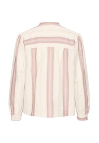 Chemise blanche à rayures verticales roses, avec un motif texturé, des manches longues et un dos droit.