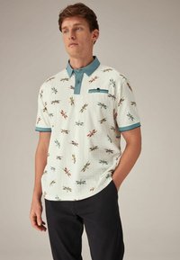 Next STANDARD - Polotričko - white dragonfly