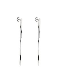 Zilveren lange oorhangers met een slank, getextureerd ontwerp. Beschikken over dunne, langgerekte vormen met een subtiel chevronpatroon en een stud sluiting.