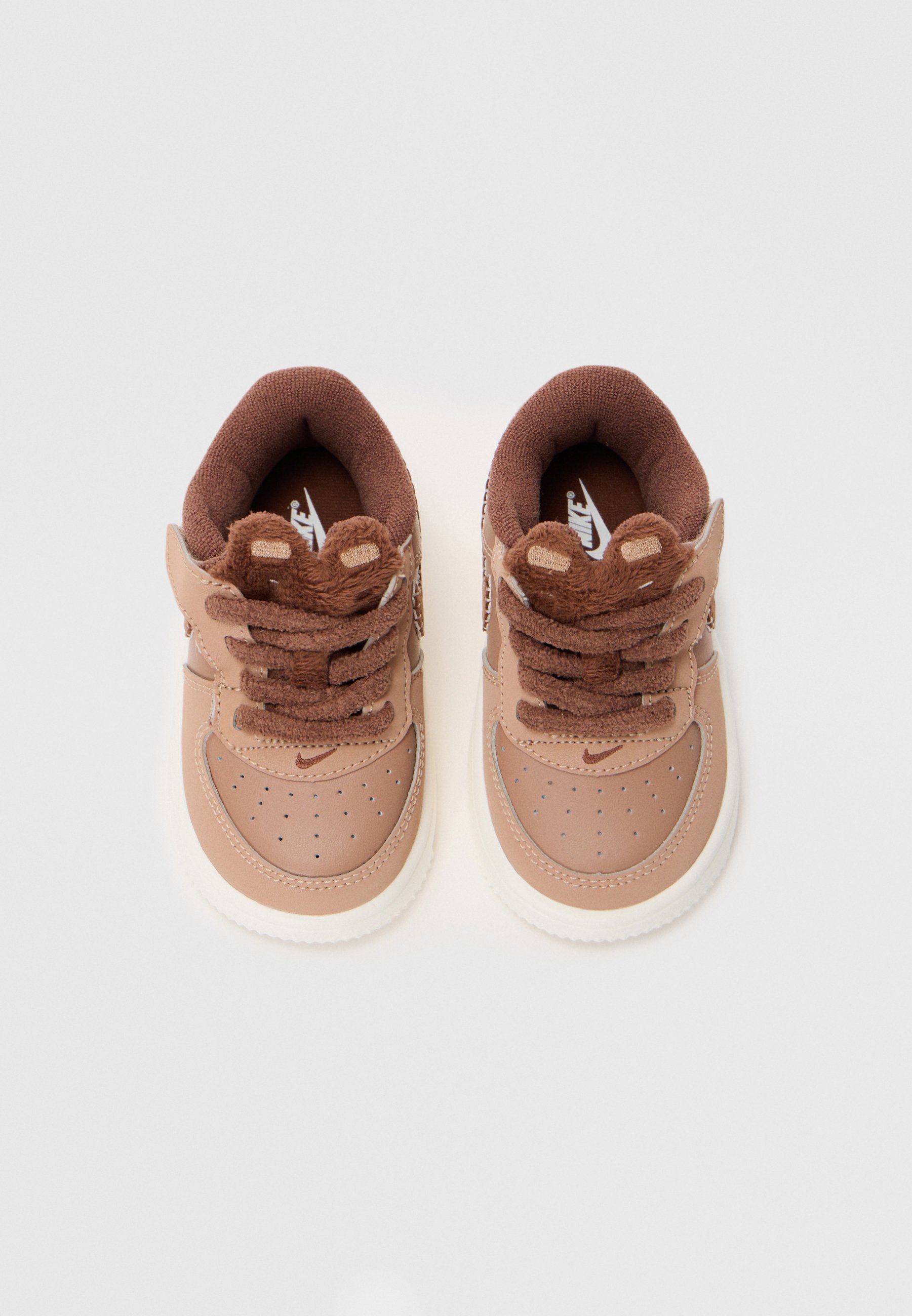 nike sportswear desert dust