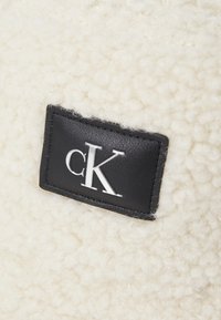 Calvin Klein Jeans SHERPA BUCKET HAT - Cappello - birch