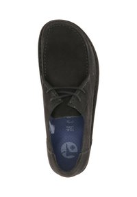 Zwarte suède veterschoen met ronde neus en blauwe gevoerde inlegzool met het voetgezondheidsymbool, gezien vanuit boven.