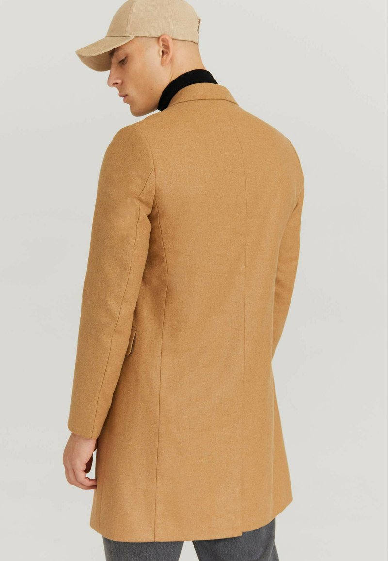 Herren Trenchcoats | Studio Total Klassischer Mantel camel - VI41633 Herren Trenchcoats | Studio Total Klassischer Mantel camel - VI41633