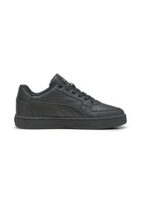 Baskets en cuir noir avec une finition lisse, bout rond, devant à lacets et perforations discrètes. Présente une semelle texturée et un détail de logo.