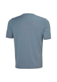 Camiseta de manga corta para hombre en azul apagado, hecha de suave tejido de algodón. Presenta un cuello redondo y un corte regular, con una textura suave.