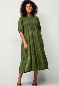 Ellos Plus collection Vestido informal - grün