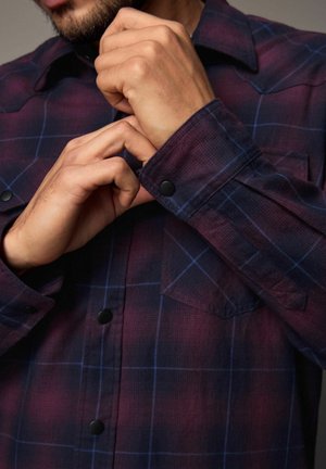 CHECK- REGULAR FIT - Pluus - red navy blue