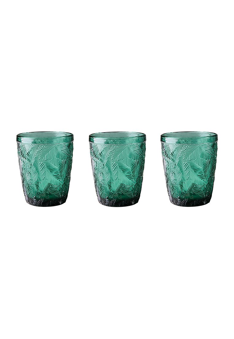 Set di tre tumbler in vetro verde dal texture con un motivo a foglia e una base nera. Ogni bicchiere ha un bordo liscio e dettagli intricati.