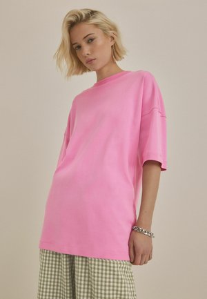Next OVERSIZED LONGLINE - REGULAR FIT - Tričko s potlačou - bright pink
