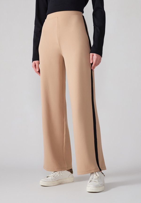 Trousers - warm taupe