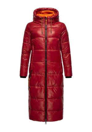 Langer roter Steppmantel mit Kapuze, orangem Innenfutter, Frontreißverschluss, Kordelzügen und seitlicher Reißverschlusstasche.