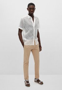 HUGO DAVID - Chino - medium beige