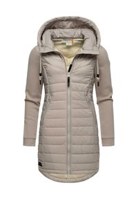 Lys beige polstret lang jakke med hætte, som har lynlås, sidelommer og tekstureret stofdetaljer langs kroppen og ærmerne.
