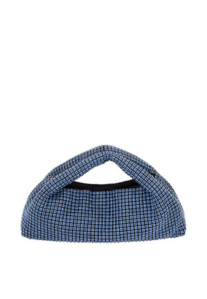 Blauwe mesh tas met een afgeronde bovenhandgreep, versierd met kleine schitterende accenten in een rasterpatroon en een effen zwarte binnenkant.