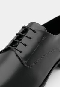 Thumbnail Image 4