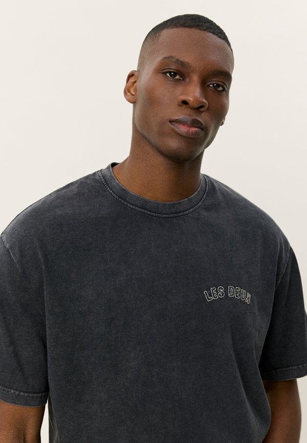 BRETT WASHED - Basic T-shirt - licorice2