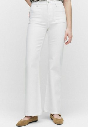 LULU DENIM - Flared Jeans - white