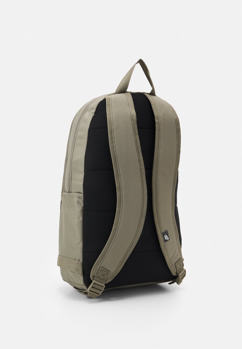 Herren Umhängetaschen | Nike Sportswear UNISEX Tagesrucksack matte olive/black/cargo khaki/oliv - SE05782 Herren Umhängetaschen | Nike Sportswear UNISEX Tagesrucksack matte olive/black/cargo khaki/oliv - SE05782