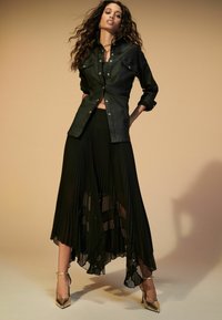 Next Faltenrock - black