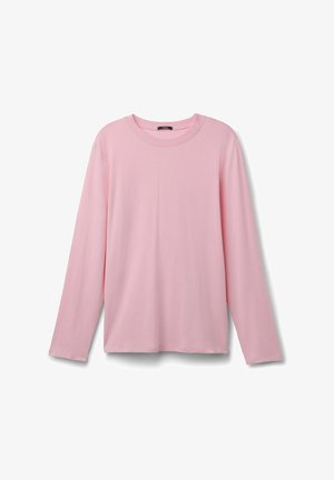 T-shirt à manches longues en coton rose clair, doté d'un col rond et d'une coupe décontractée. Texture lisse sans motifs ni accents visibles.