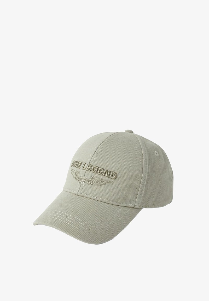 Beige baseballcap van katoen met geborduurde tekst "PINE LEGEND" en vleugelontwerp; heeft een gebogen rand en een verstelbare strap.