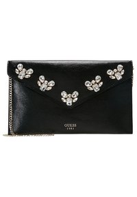 Svart faux läder clutch med en klaffdesign, dekorerad med klara ädelstenar arrangerade i blommönster, och en silverkedjesnor.