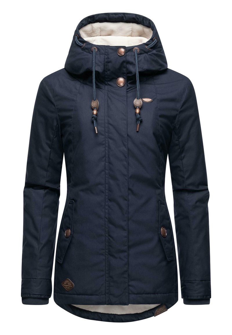 Veste imperméable bleu marine avec une capuche doublée en fausse fourrure, dotée de quincaillerie en bronze, d'une fermeture à cordon et de deux poches latérales.