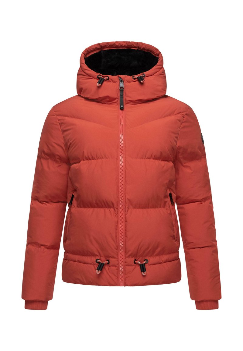 Veste rembourrée rouge avec un col montant et une capuche ajustable, dotée d'une fermeture éclair à l'avant et d'un cordon de serrage à l'ourlet. Texture lisse, sans motifs.