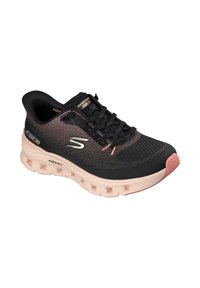 Scarpa sportiva nera con accenti rosa, superiore in tessuto, suola ammortizzata e scanalature flessibili per un grip ottimale. Lacci integrati per una vestibilità sicura.