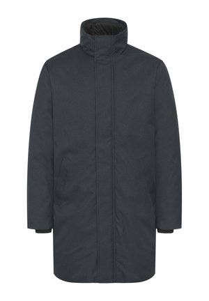 Tumehall talvine pikka jope kõrge kraega ja peidetud esipaelaga, millel on küljetaskud ja sile, mati viimistlusega.