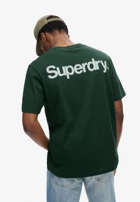 Superdry & Co CORE LOGO CITY - Camiseta estampada - enamel green