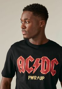 Next LICENCE  - Majica kratkih rukava s printom - black acdc