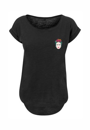 Schwarzes Kurzarmhemd mit aufgerollten Ärmeln und einem kleinen bunten Gesicht einer Frau mit Blumenhaarband, das auf der oberen linken Brustseite gedruckt ist.