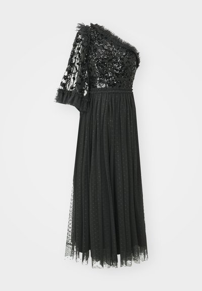 Μαύρο βραδινό φόρεμα με σχέδιο ενός ώμου, στρίφωμα με πούλιες, φούστα από τούλι με πουά μοτίβο και ρυτιδιασμένες δαντελένιες λεπτομέρειες στον ώμο.