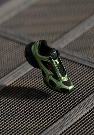 AIR MAX MUSE - Trainers - black/university red/oil green/silver-coloured