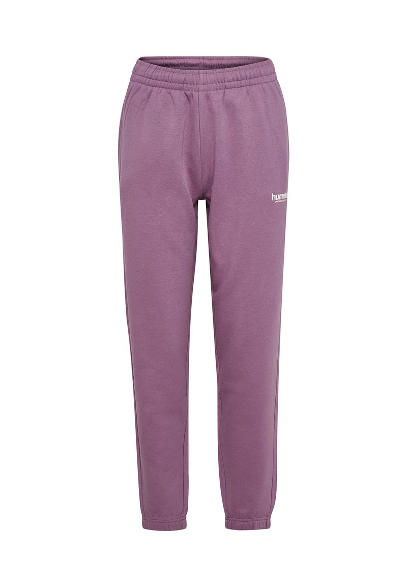 Lilla joggingbukser med elastisk taljebånd og afrundede ankler; har en lille hvid logo på venstre side. Blød stoftekstur.