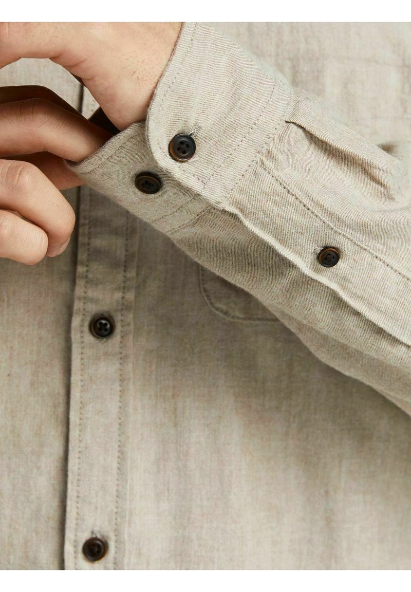 Jack & Jones JJECLASSIC HEATHER Camisa elegante - oatmeal/beige - Zalando.es