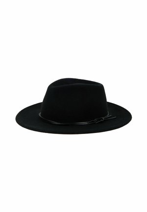 Cappello fedora in lana nera con una larga tesa e una sottile fascia in pelle nera. La forma è classica e strutturata, che enfatizza un design pulito.