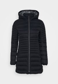 Sort pufferjakke med hætte, som har en frontlynlås og horisontal quiltet design. Indvendigt har den et mønstret foer.