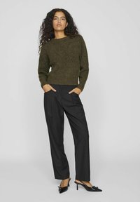 VILA RÜCKENFREIER - Pulover - ivy green