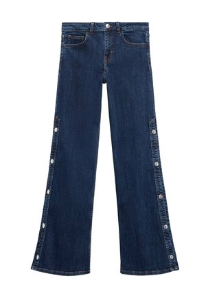 Jean flare en denim bleu foncé avec taille haute, poches avant et ouvertures sur le côté à boutons le long des bas des jambes.
